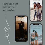 Übersicht mehrerer digitaler Save-the-Date Hochzeitseinladungen auf Smartphones. Die Designs zeigen unterschiedliche Paarfotos am Strand und bei Sonnenuntergang. Text: „Euer Bild ist individuell anpassbar“. Die digitalen Hochzeitseinladungen sind personalisierbar mit eigenem Foto, Namen und Hochzeitsdatum und eignen sich ideal zum Versenden per Smartphone.