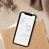 Digitale Save the Date Hochzeitseinladung auf einem Smartphone, platziert auf Kraftpapier-Umschlägen mit natürlicher Dekoration. Minimalistisches Save the Date Design in Weiß mit feiner floraler Line-Art Illustration und moderner Handschrift-Typografie. Personalisierbare digitale Hochzeitskarte zum Selbstbearbeiten, ideal zum Versand per WhatsApp, E-Mail oder Messenger. Nachhaltige und stilvolle Alternative zur klassischen Papereinladung.